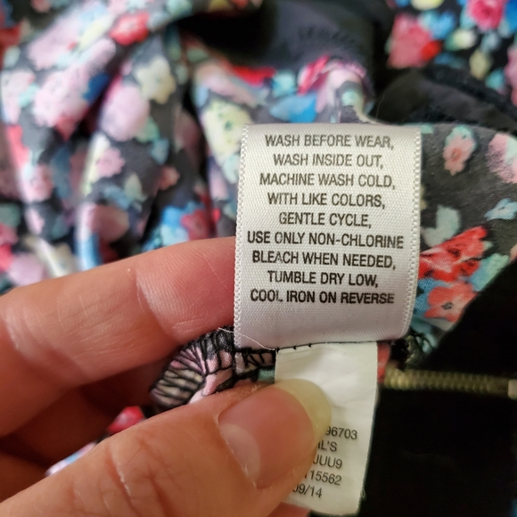 D-signed Disney girls large jacket. - Picture 6 of 6